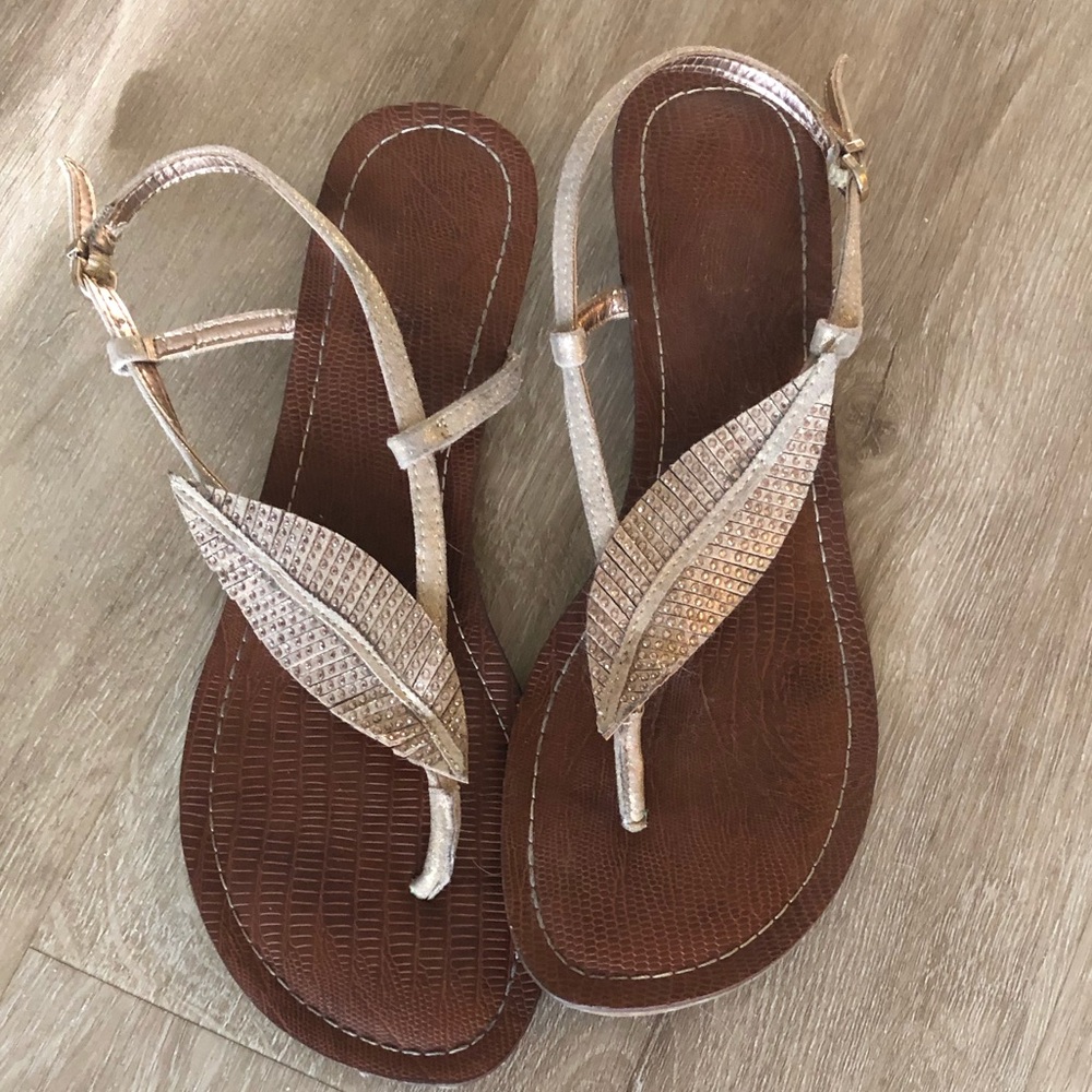 Beautiful leather Carlos Santana sandals 7